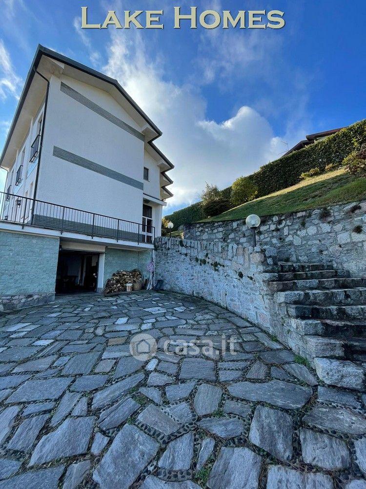 Villa in Via Per Lesa 19 — foto 22 di 39