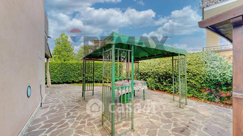 Villa in Via Fratelli Rosselli — foto 27 di 74