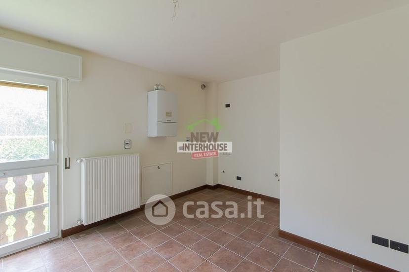 Trilocale in Via G. Carducci 37 — foto 14 di 27