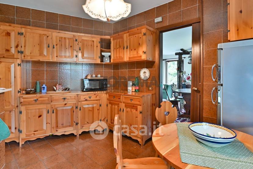 Villa in Viale Belvedere 14