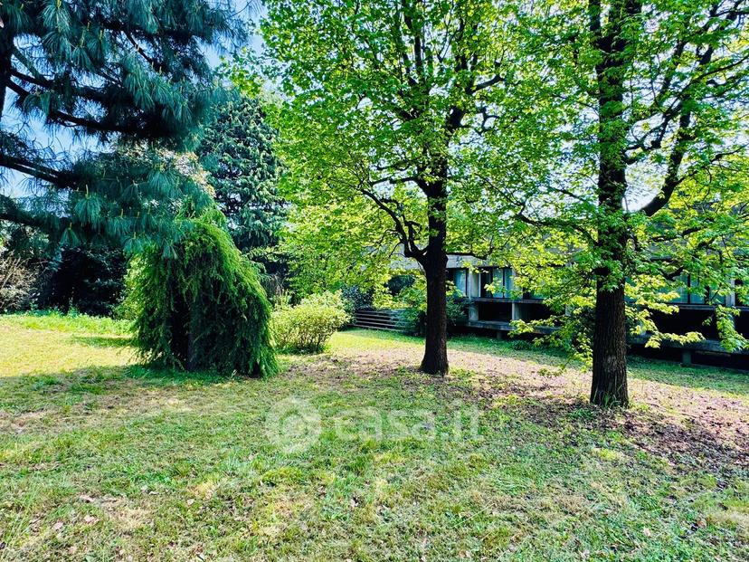 Villa in Via Giosuè Carducci 20 a — foto 178 di 182