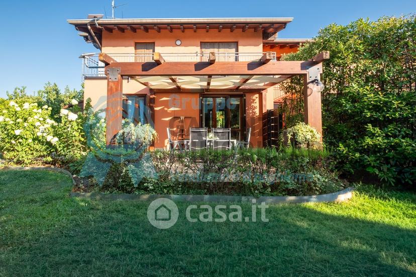 Trilocale in Via della Valle 34 — foto 8 di 36