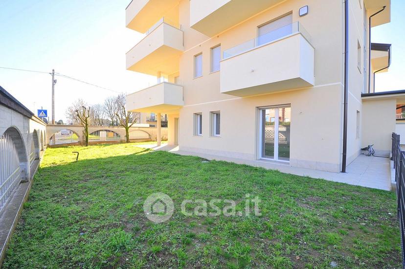 Trilocale in Via Monte Grappa 3 — foto 8 di 29