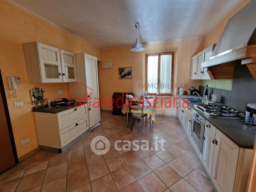 Appartamento in Via Ugo Foscolo — foto 18 di 30
