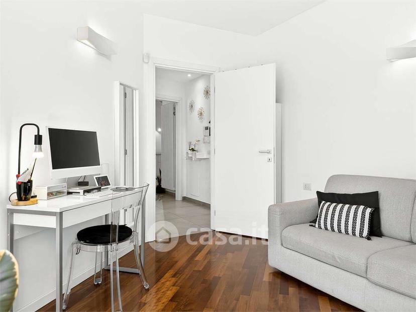 Trilocale in Via Giacomo Manzú 2 — foto 32 di 32