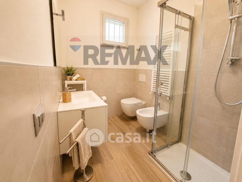 Trilocale in Via Fratelli Scavini 500 — foto 12 di 23