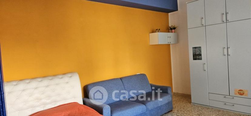 Stanza in Via Triboniano — foto 11 di 17