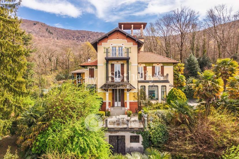 Villa in Via Marinoni — foto 4 di 29