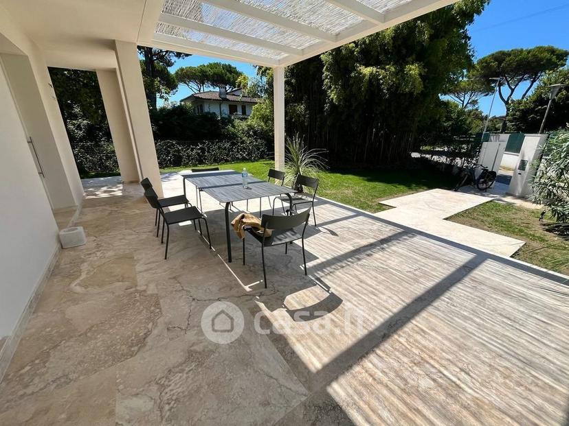 Villa in Via XX Settembre — foto 21 di 27
