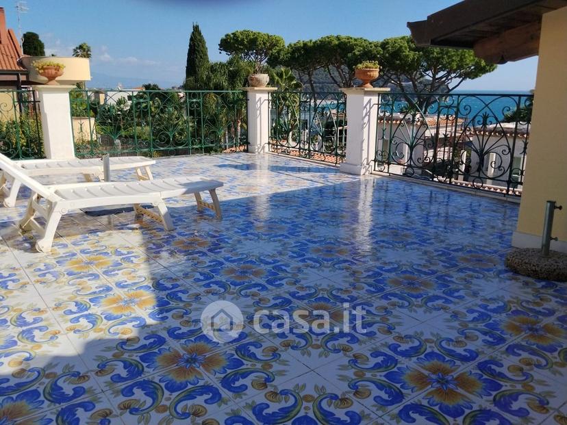 Villa in Via Catena 24 — foto 2 di 30