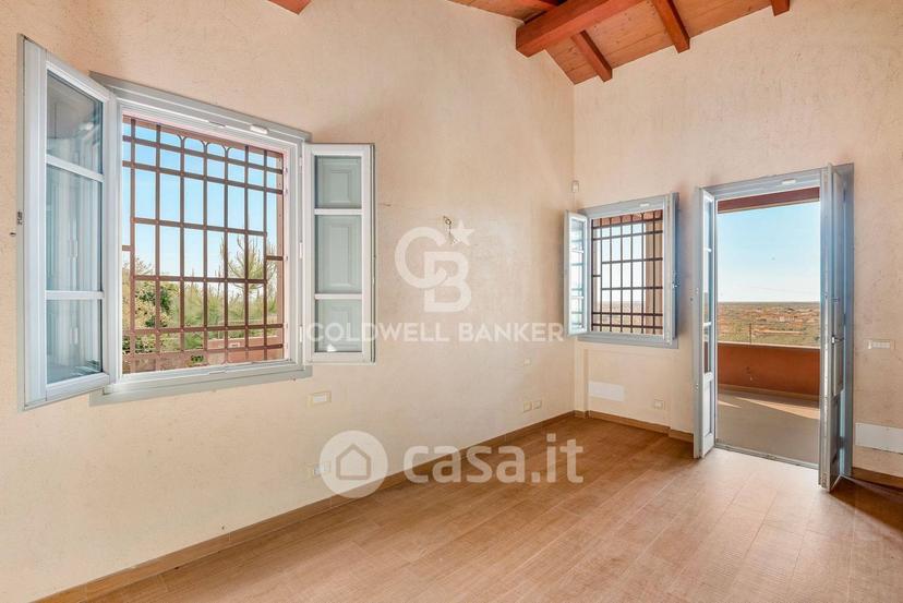 Villa in Via Volturno — foto 16 di 23
