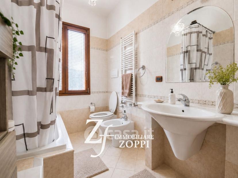 Villa in Via del Cittadino — foto 2 di 35