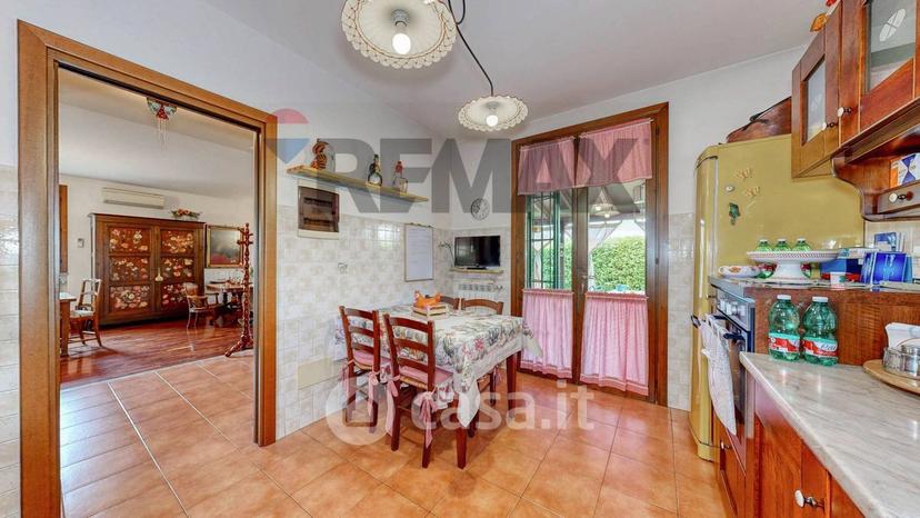 Villa in Via Fratelli Rosselli — foto 71 di 74