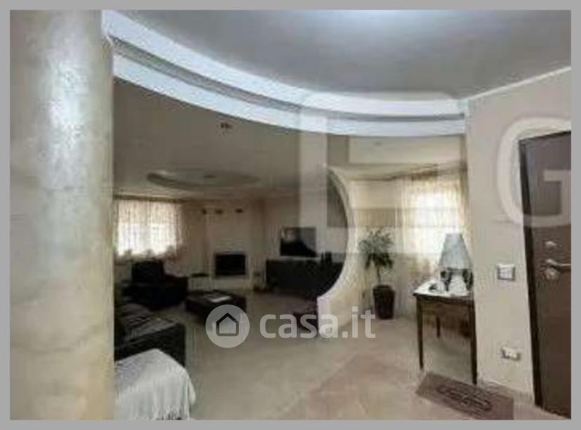 Villa in Via Lanzillotti — foto 16 di 33