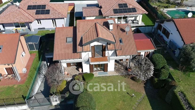 Villa in Via Giuseppe de Filippi 29