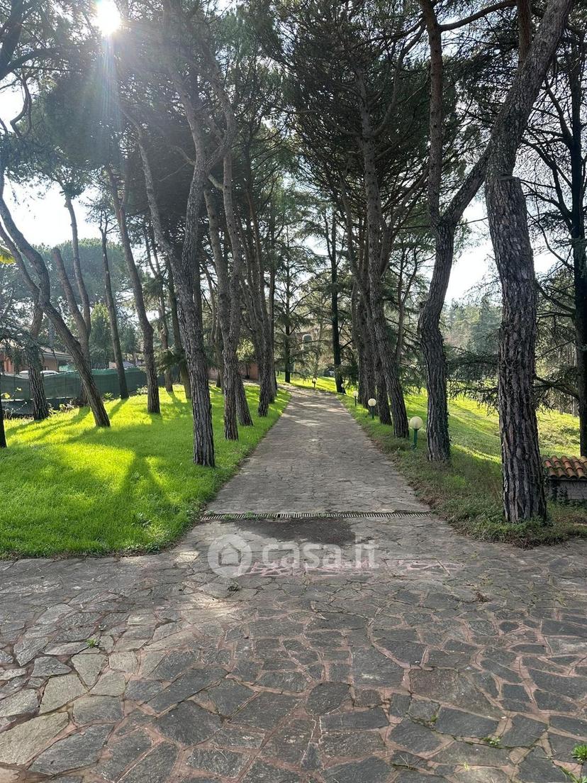 Villa in Via Martiri di Pizzocalvo — foto 7 di 28