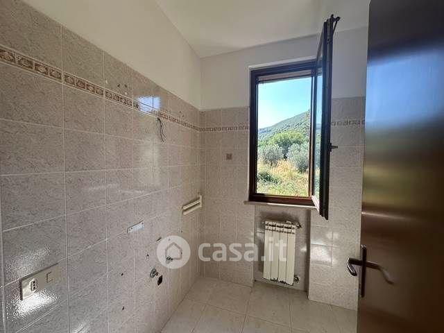 Trilocale in Via F. Petrarca 8 — foto 2 di 11