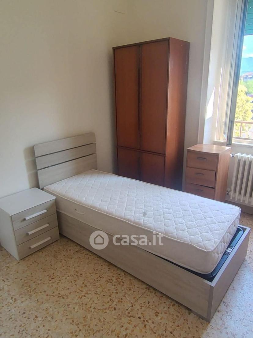 Stanza in Via XX Settembre — foto 6 di 12