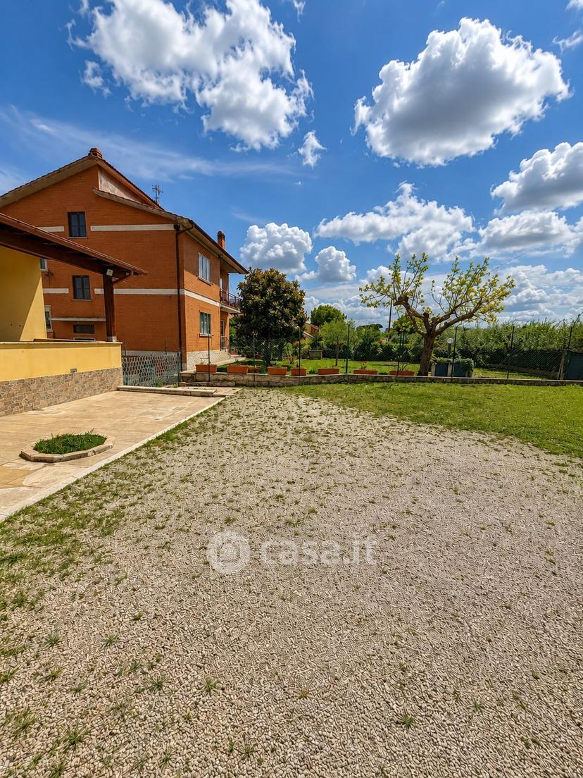 Villa in Via Flaminia 2002 — foto 2 di 39