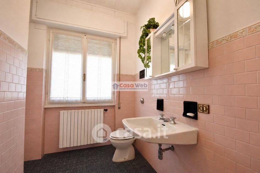 Villa in Via Cadorna 10 — foto 8 di 28