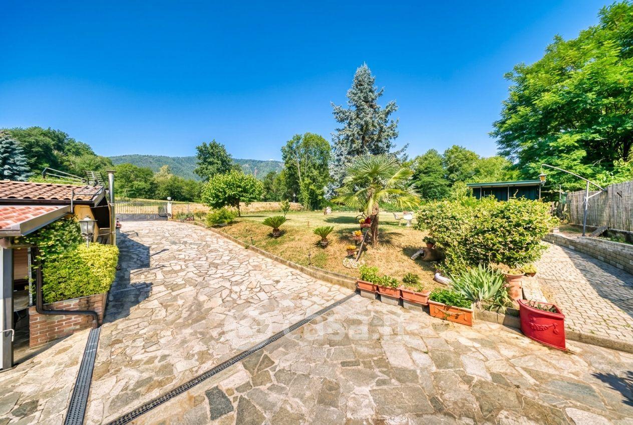 Villa in Via Monasterolo 20