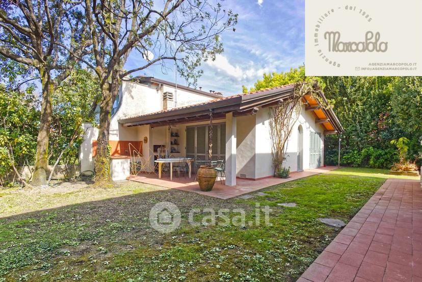 Villa in Via C. Cavour 1 — foto 23 di 31