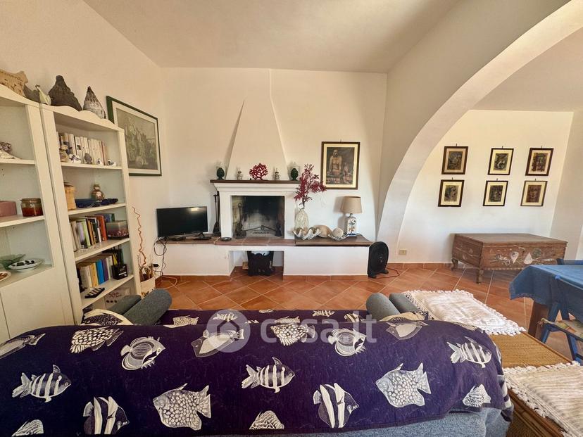 Villa in Via Appia 104 /200 — foto 33 di 136