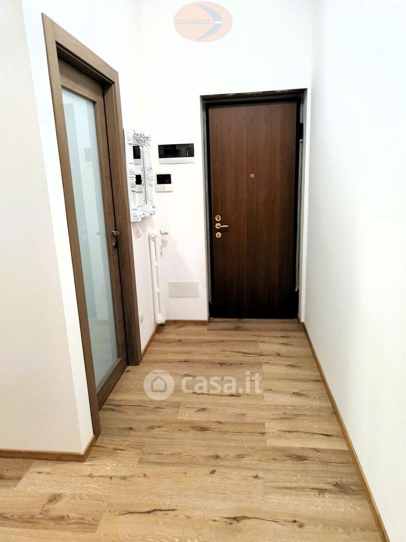 Trilocale in Via Monte Rosa 29 — foto 16 di 37