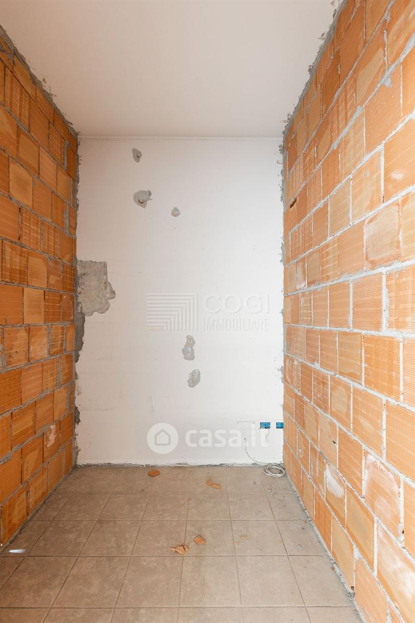 Trilocale in Via Carlo Cattaneo 2 — foto 9 di 18