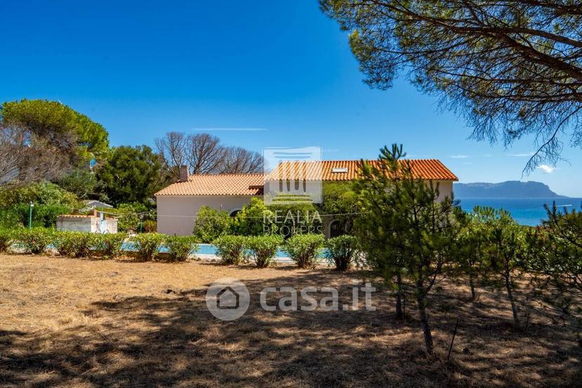 Villa in Via Tirreno 4 — foto 3 di 39