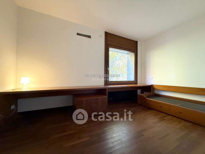 Villa in Via Alcide de Gasperi — foto 22 di 38