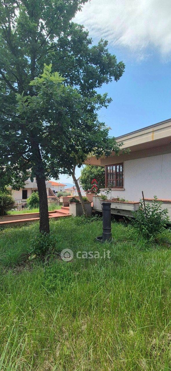 Villa in Via Eugenio Montale — foto 8 di 17