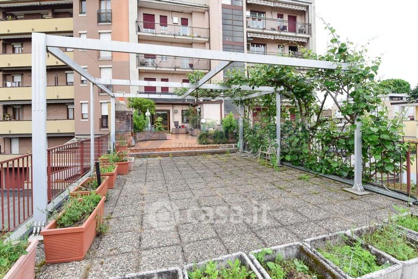 Appartamento in Via Giacomo Matteotti 27 — foto 2 di 37