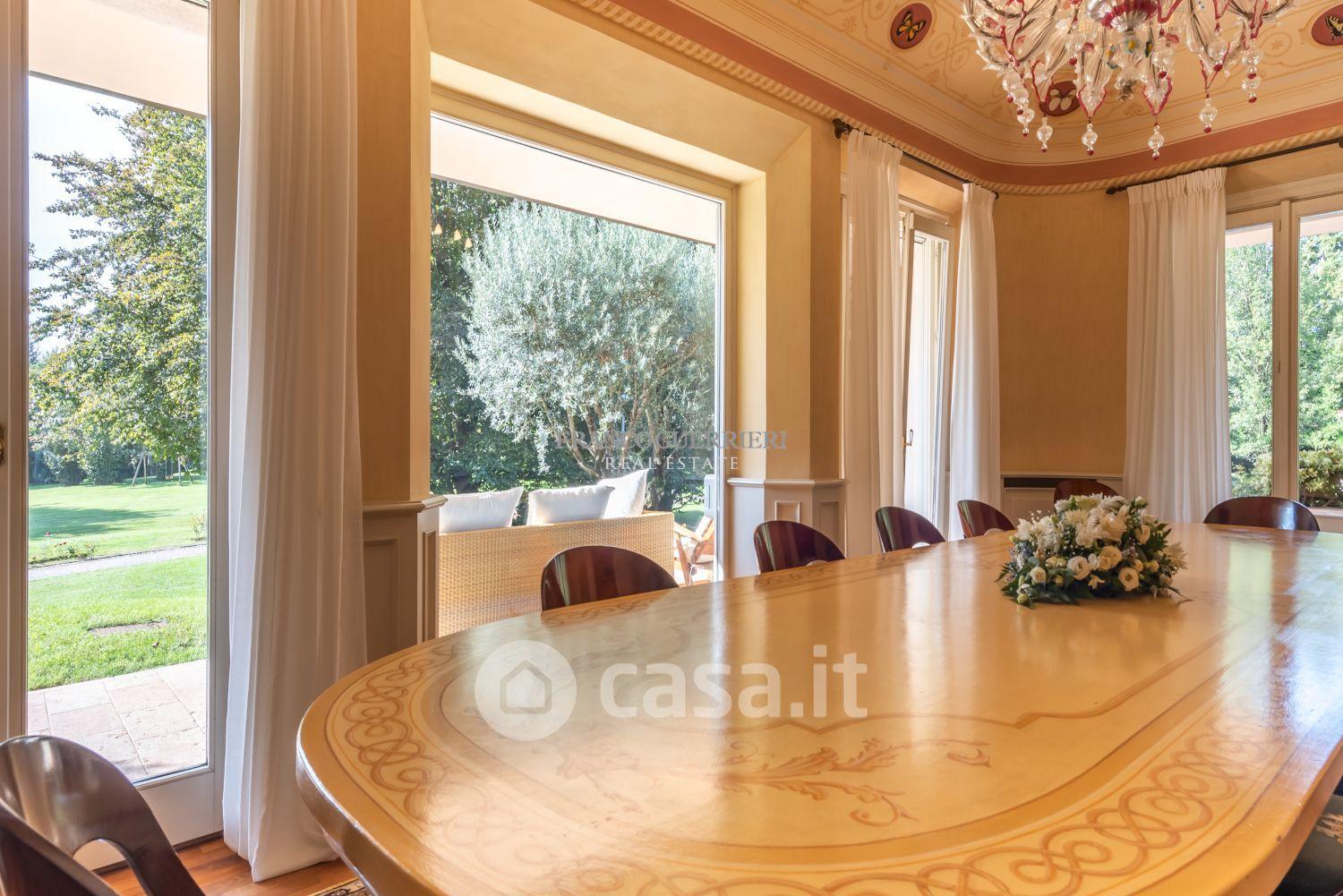 Villa in Via Alcide de Gasperi