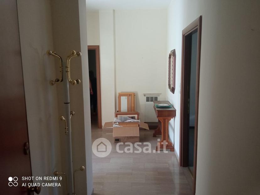 Stanza in Via Renata di Francia 40 — foto 3 di 34