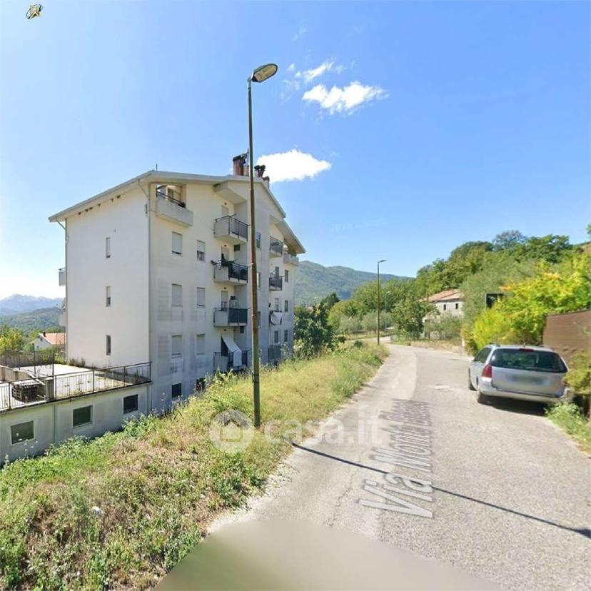 Trilocale in Via Monte Bianco 2 — foto 3 di 35