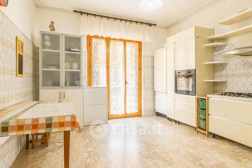 Villa in Via Tiziano 6 — foto 34 di 55