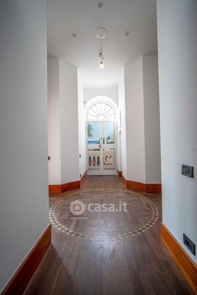 Villa in Via Amerigo Vespucci — foto 8 di 43