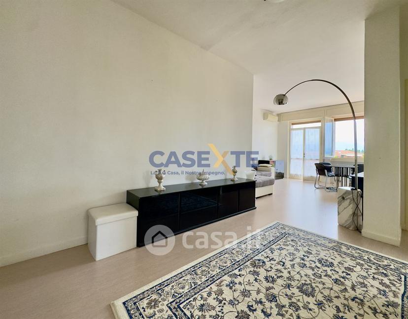 Trilocale in Via Como — foto 14 di 32