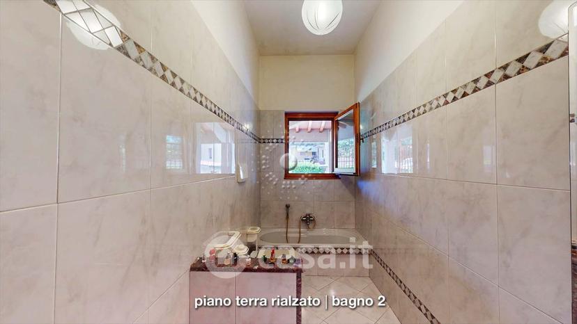Villa in Via Arno 10 — foto 50 di 64