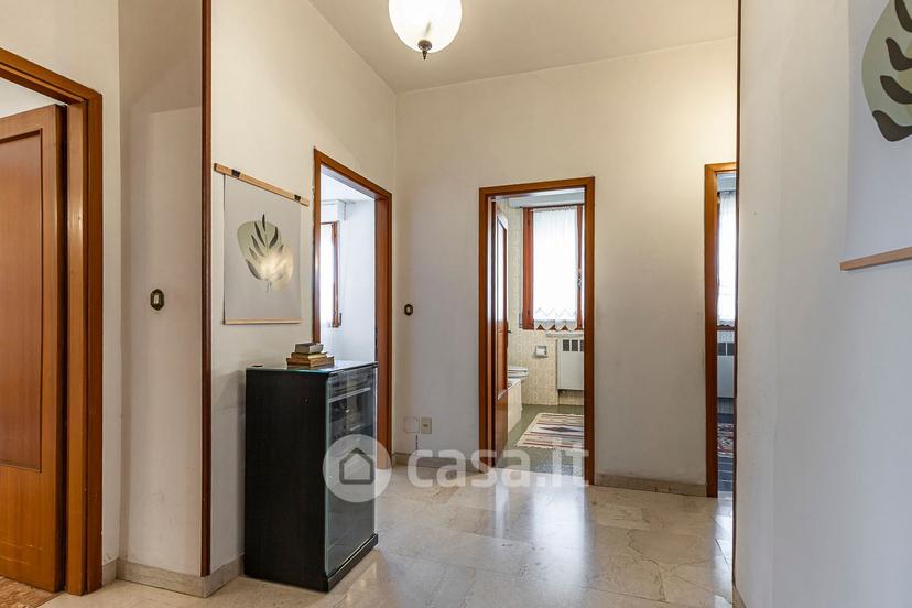 Appartamento in Via Pompeo Vizzani — foto 39 di 40