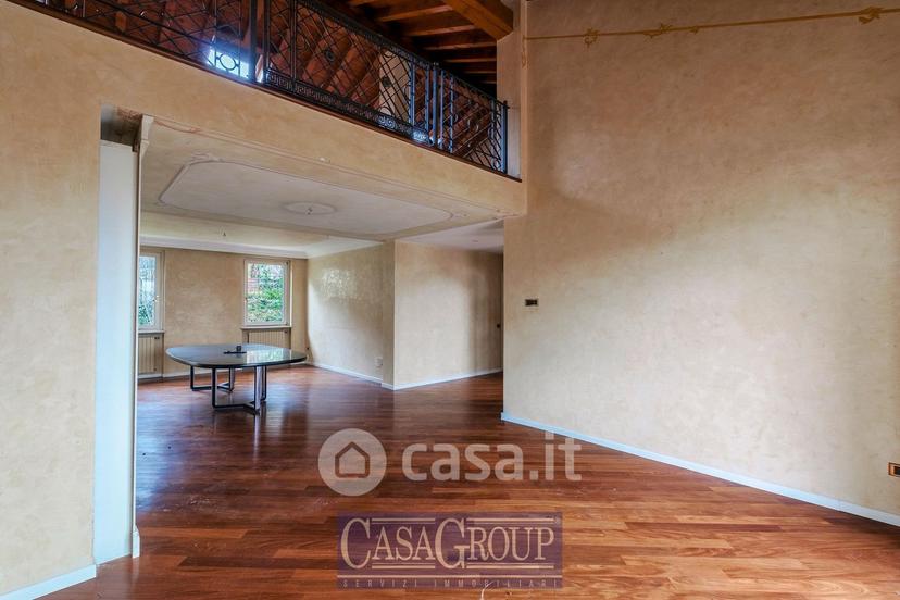 Villa in Via Enrico Fermi — foto 2 di 31
