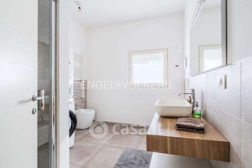 Villa in Via Alessandro Volta 22 — foto 17 di 44