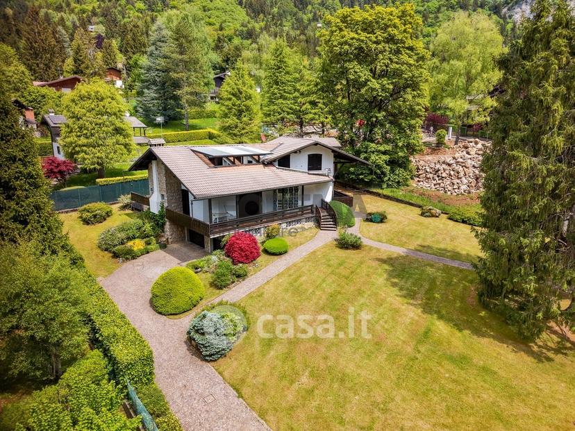 Villa in Viale Belvedere 14 — foto 47 di 77