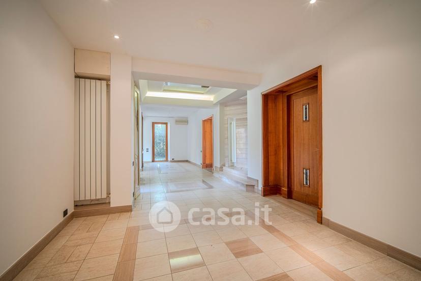Villa in Via Amerigo Vespucci — foto 27 di 43