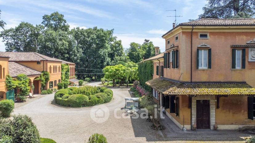 Villa in Via Castelnuovo Rangone — foto 2 di 101