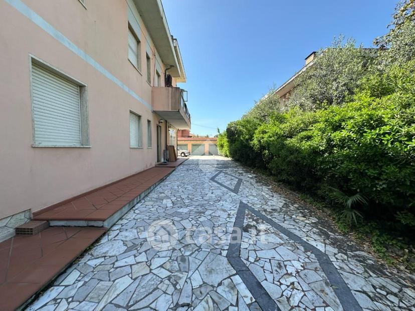 Trilocale in Via delle Pinete 50 — foto 18 di 33