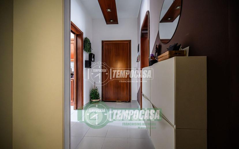 Trilocale in Via Ottaviano C. Augusto 7 — foto 4 di 25