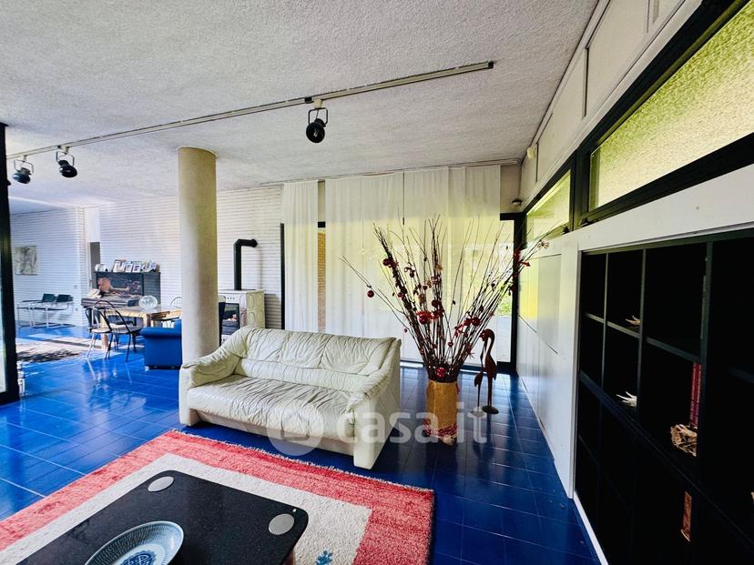 Villa in Via Giosuè Carducci 20 a — foto 58 di 182