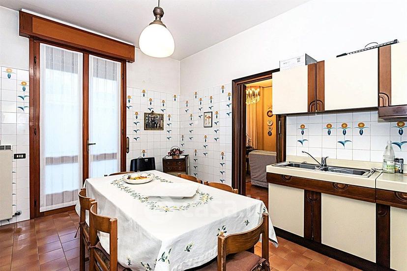 Villa in Via Spluga 32